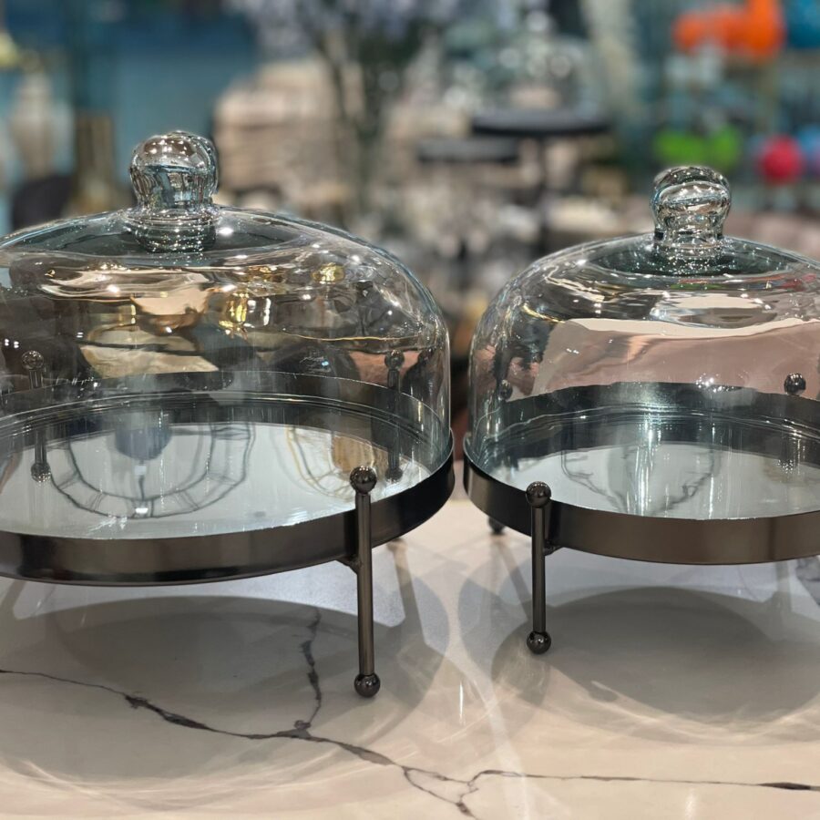 פעמון זכוכית על מגש מראה 4 רגליים - ניקל שחור