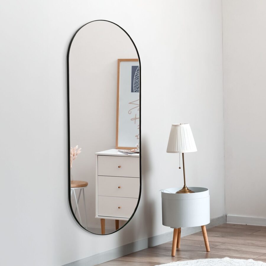 מראה אובלית  - מסגרת שחורה