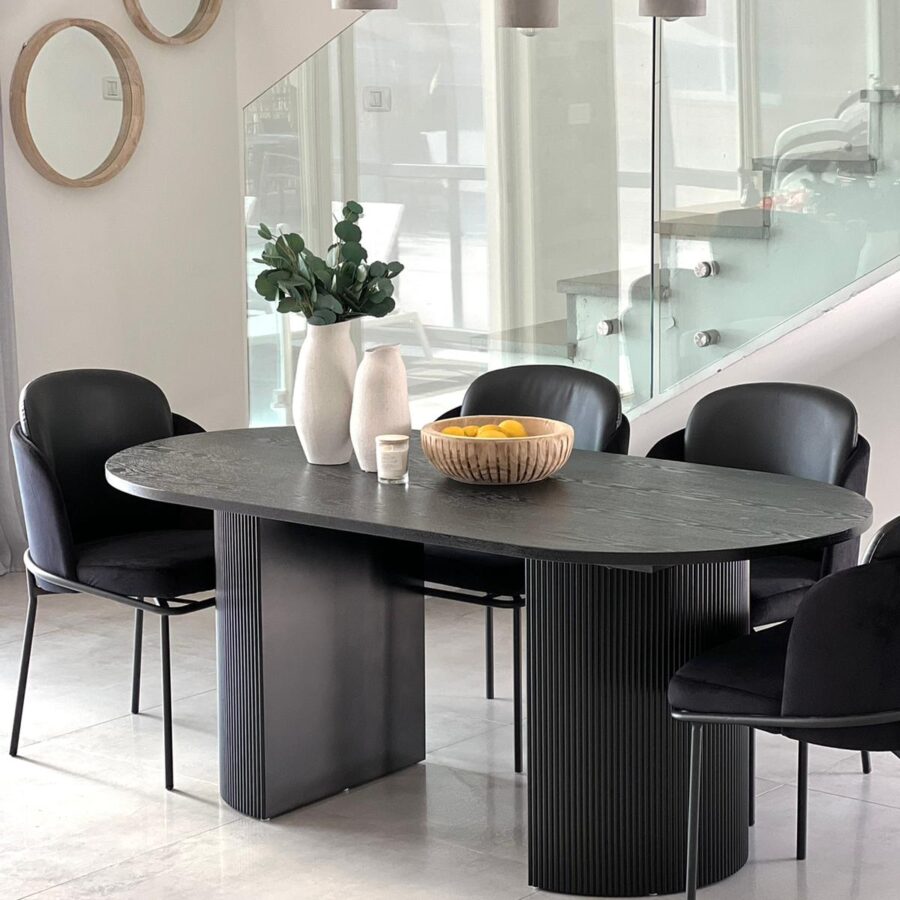 פינת אוכל אובלי דגם "ליאן" - שחור