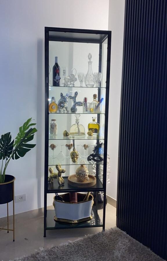 ויטרינה שחורה - 62/198 ס"מ