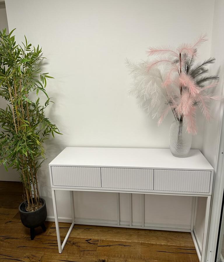 קונסולה דגם - "POLAND" - רגל לבנה