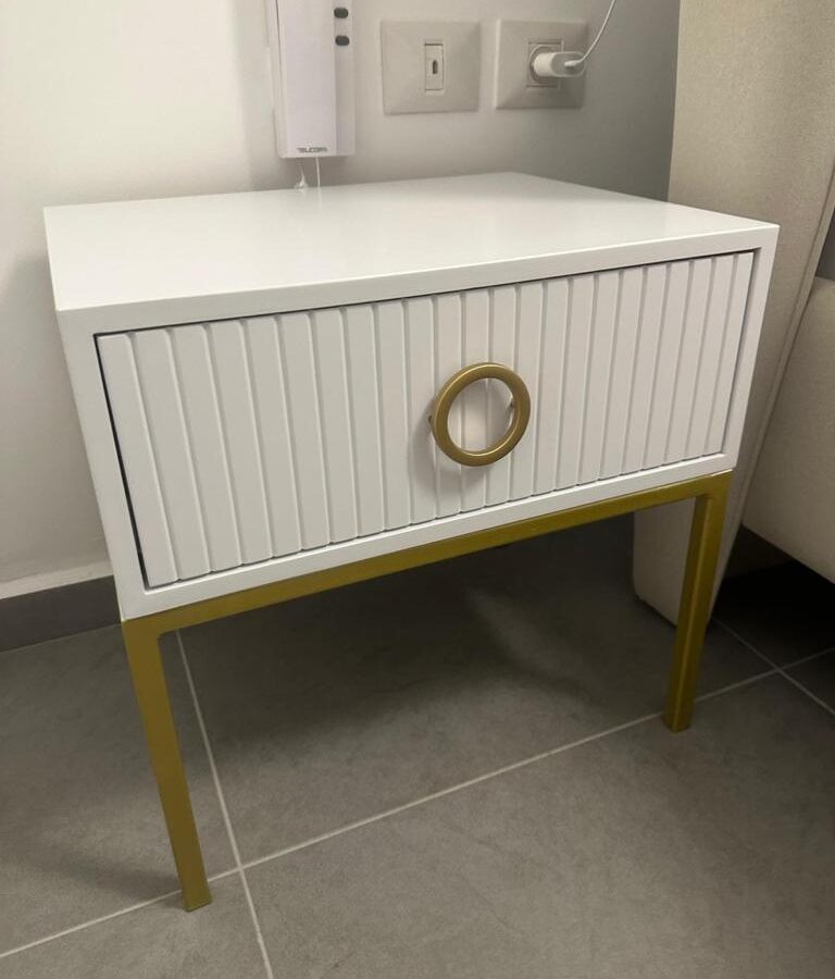 שידת צד דגם "POLA" - לבן