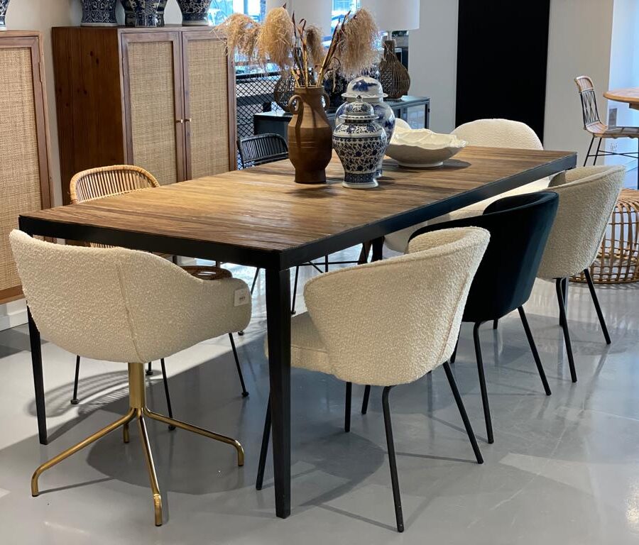 שולחן אוכל ברצלונה