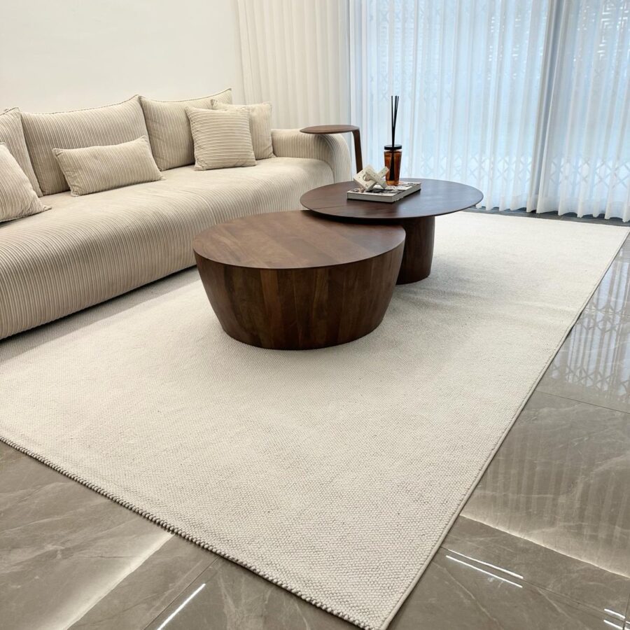 שטיח ארוג לולאות בצבע קרם