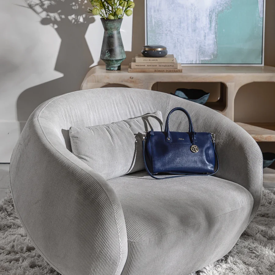 כורסא הום בז'