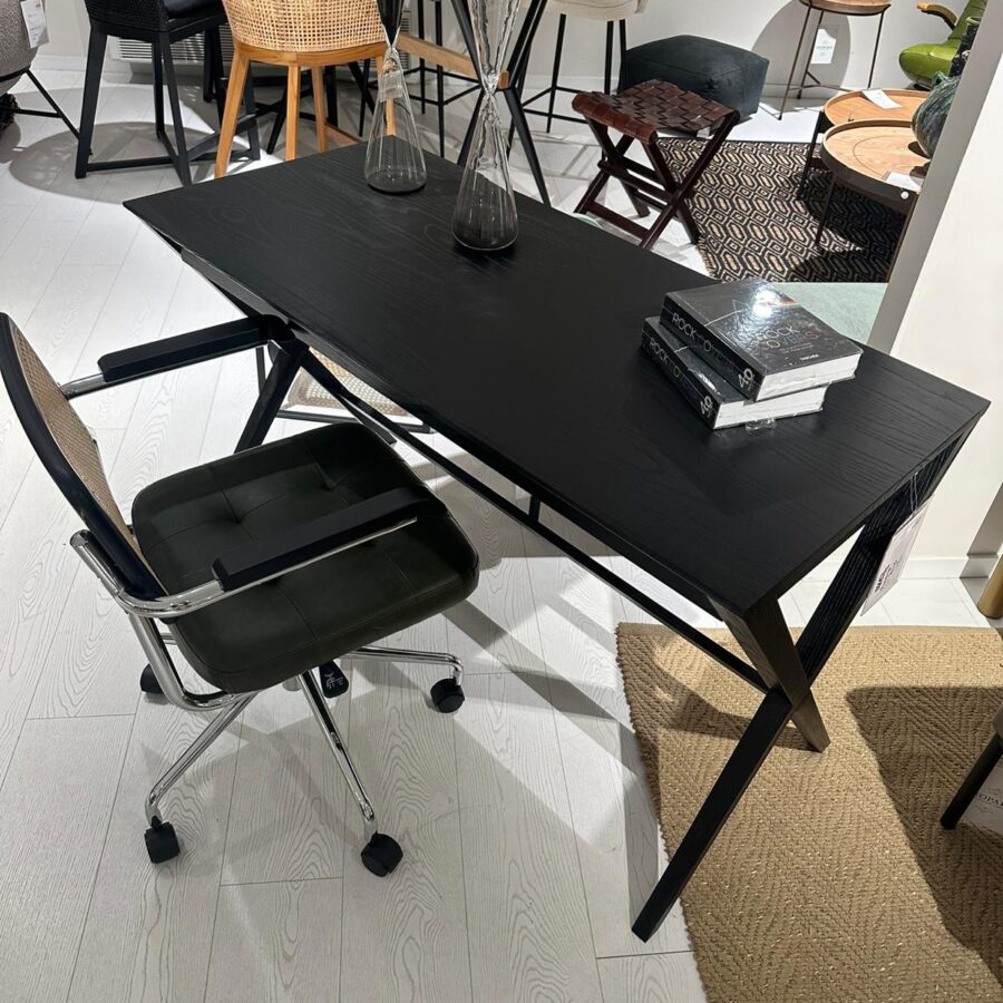שולחן עבודה מגי - שחור