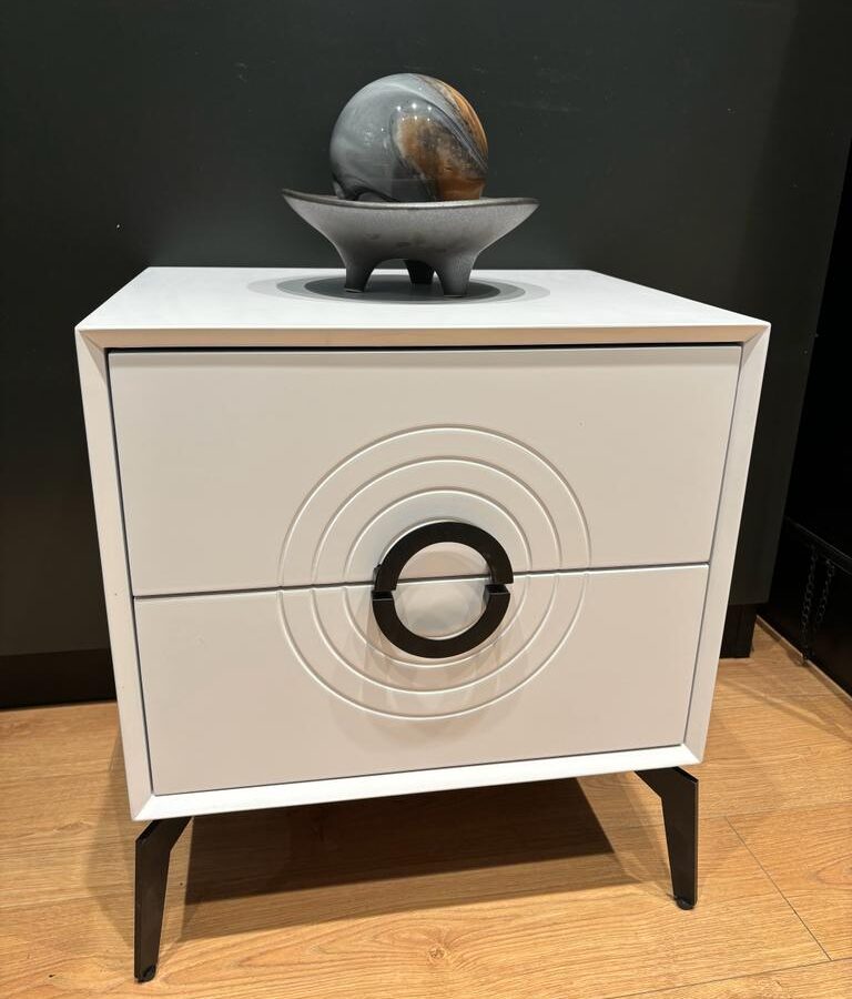 שידת צד דגם "GAL" - לבן ידית שחורה