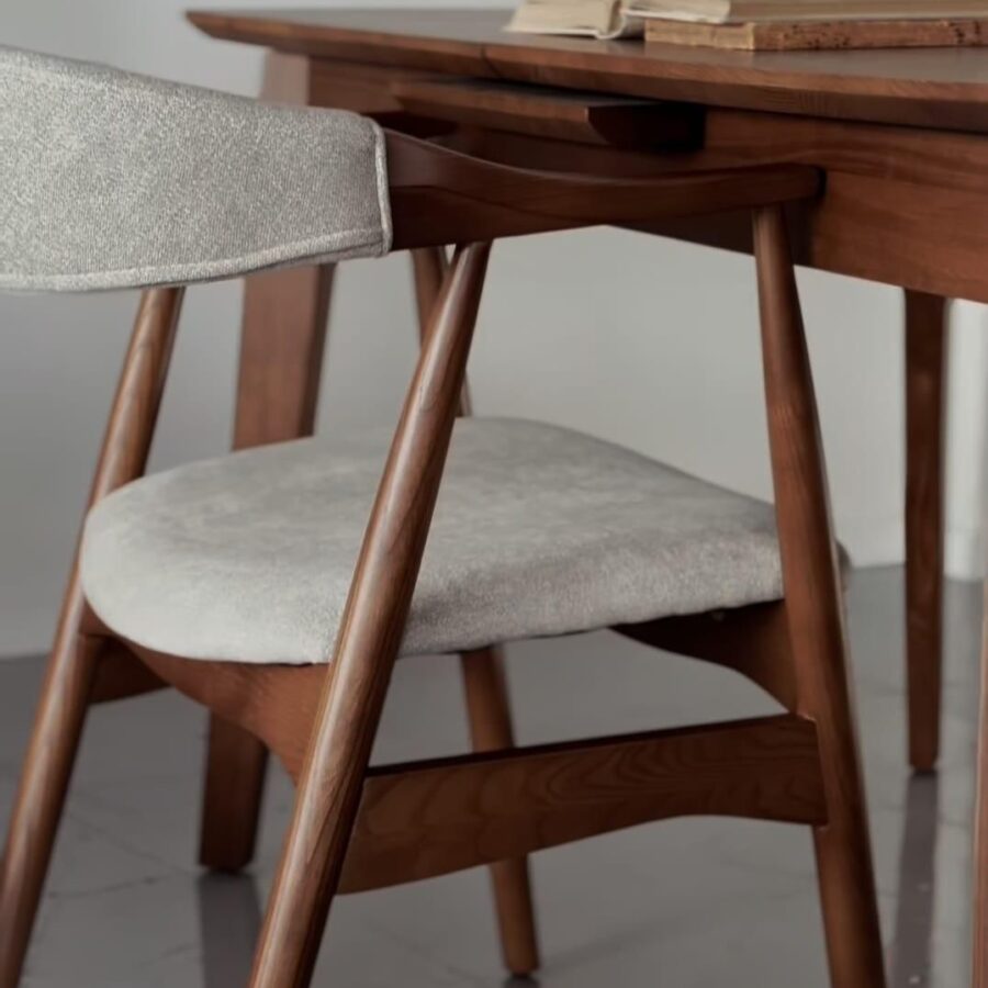 כסא אוכל ז׳אק - אגוז מרופד