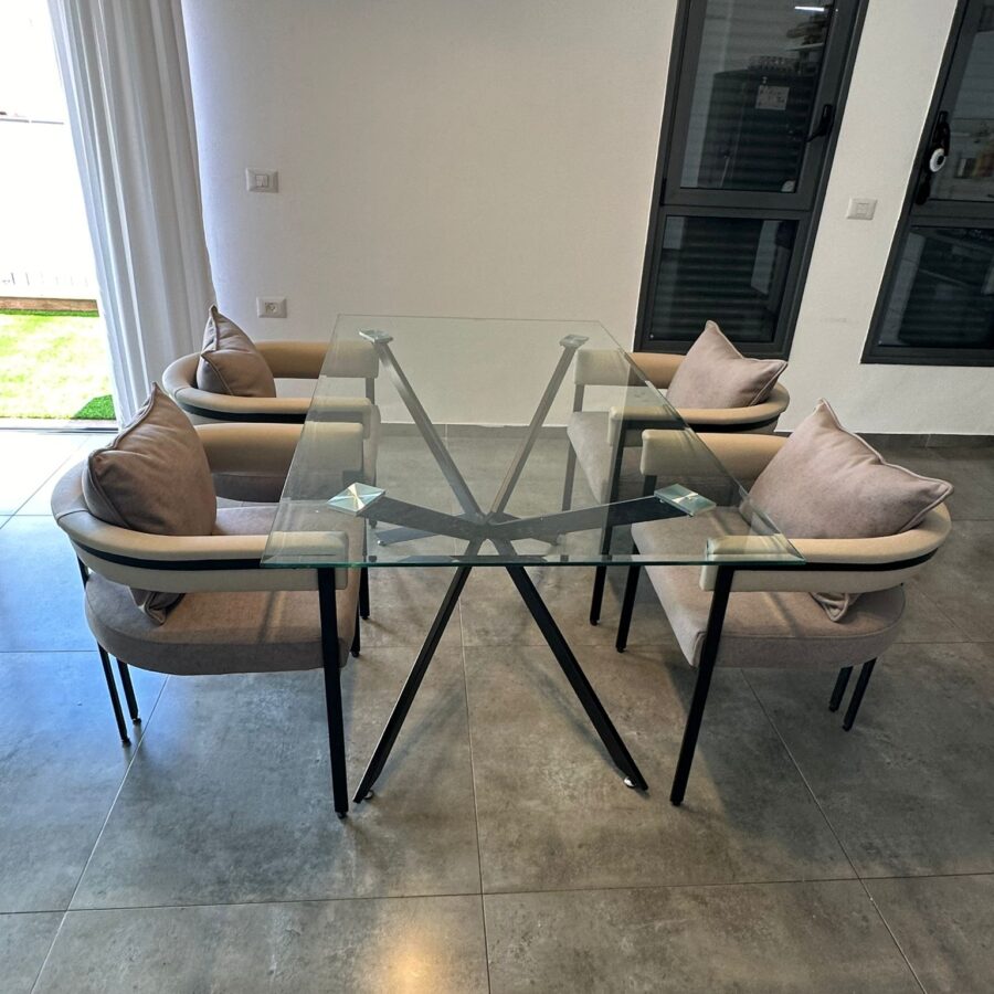 פינת אוכל זכוכית שקופה רגל שחור - 80/140 ס"מ