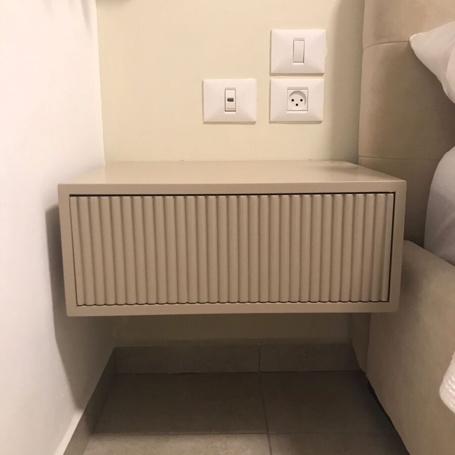 שידת צד "TEXAS" מרחפת - מוקה