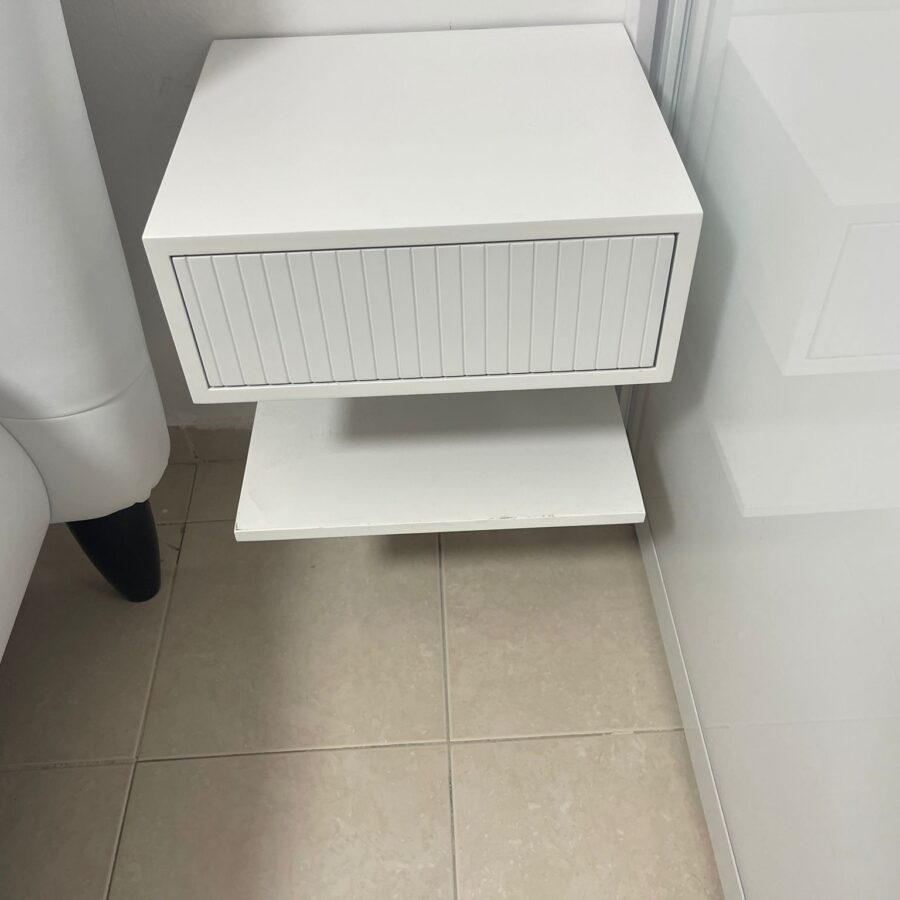 שידת צד "KIL" מרחפת מדף תחתון  - לבן