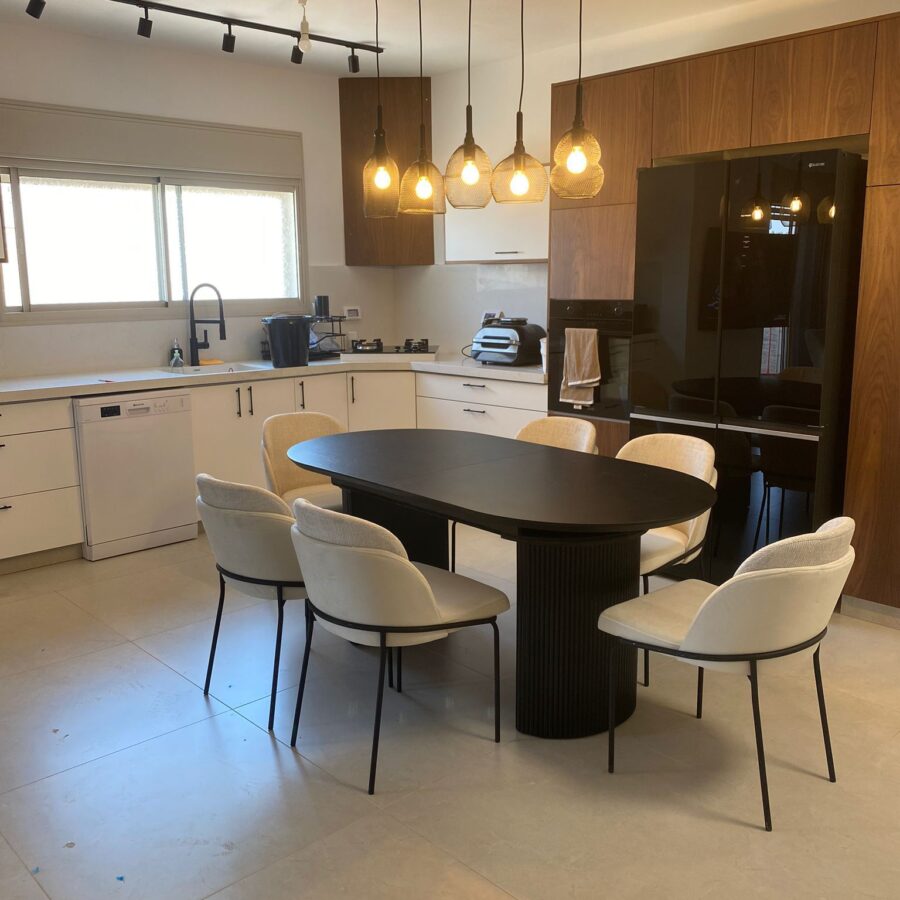 פינת אוכל "בר" - שחור