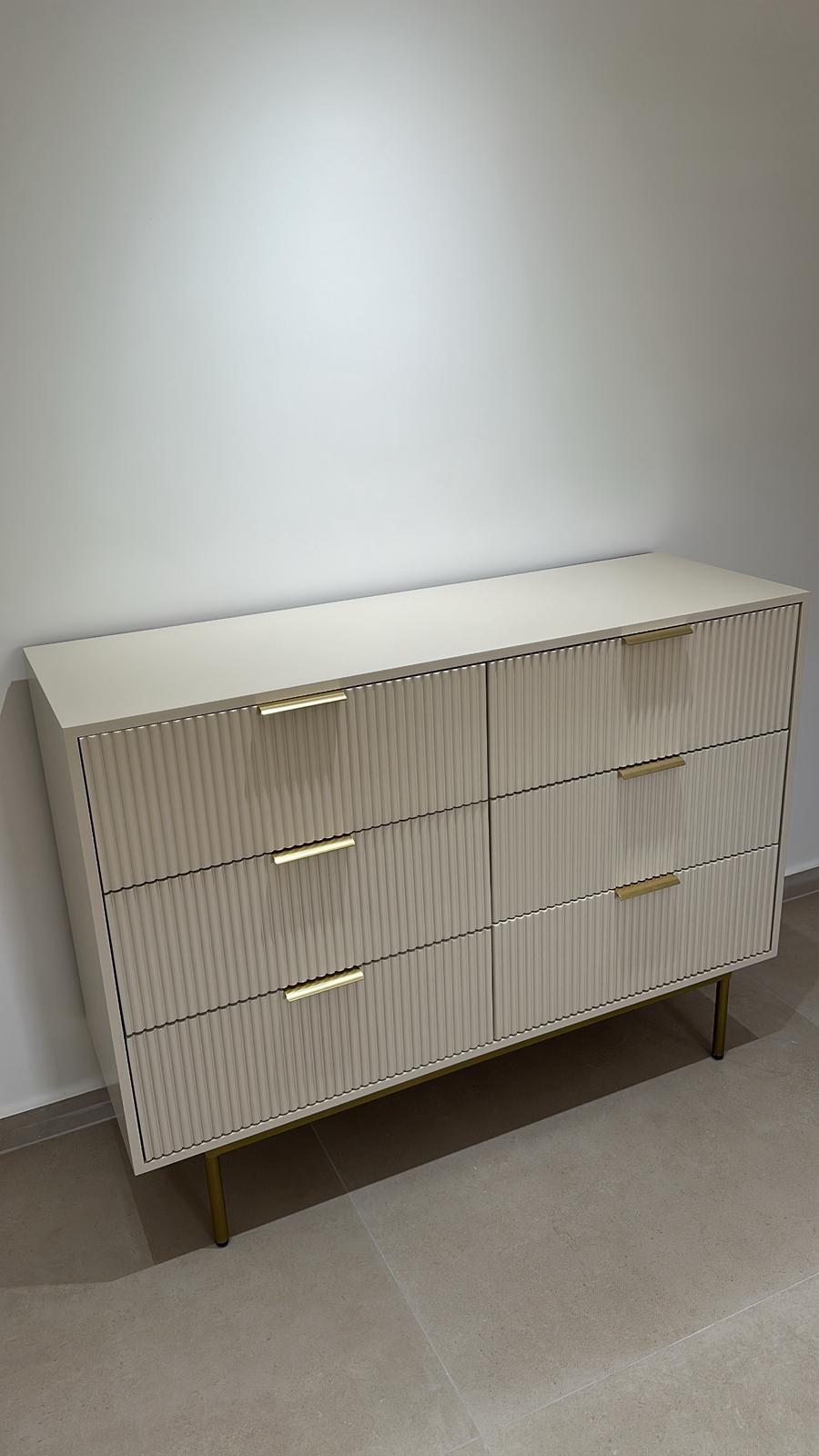 d5f94103-afd7-4062-8306-89a631992588