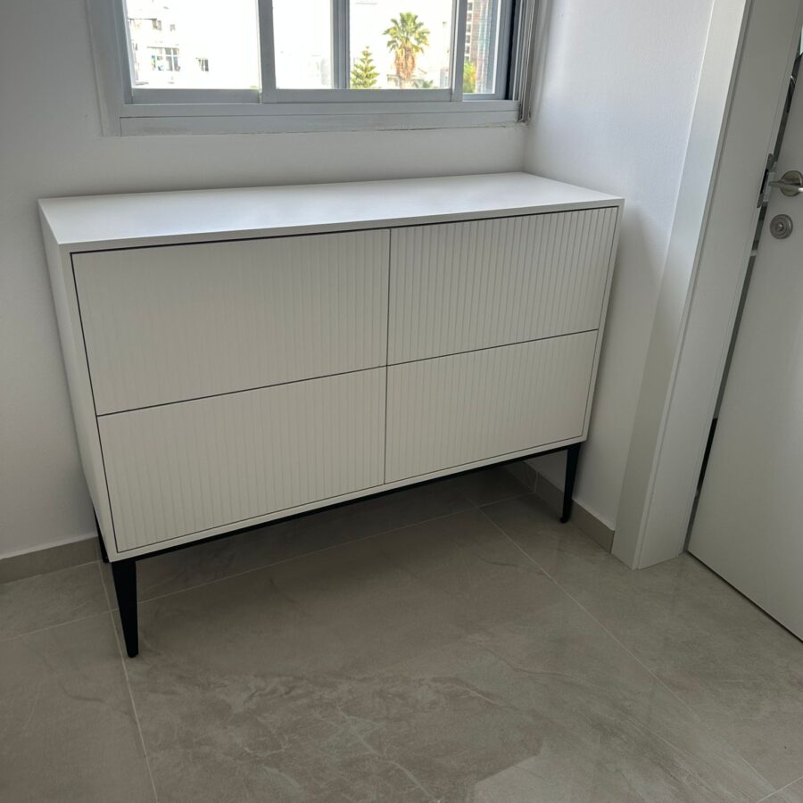 קונסולה דגם "LUNA" - לבן