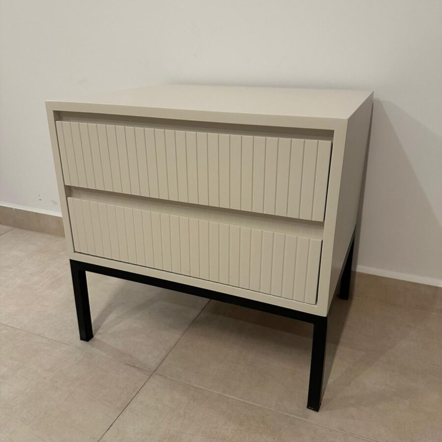 שידת צד "NOY" - שמנת