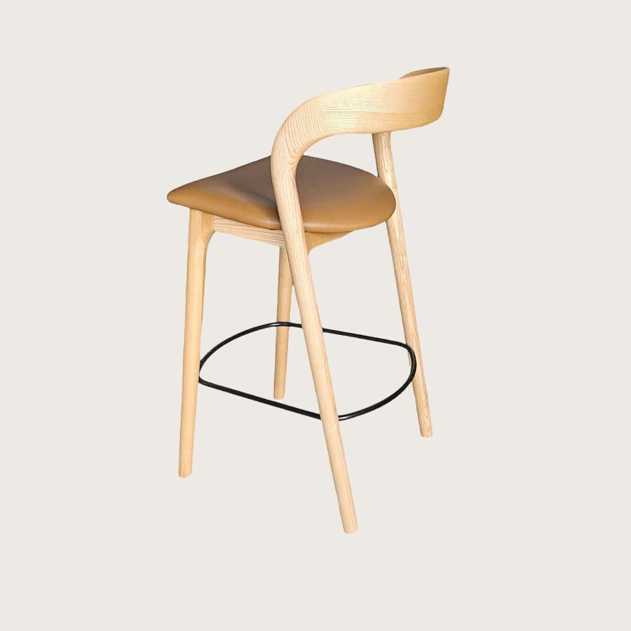 כסא בר ג'ורדן - טבעי מושב דמוי עור קאמל