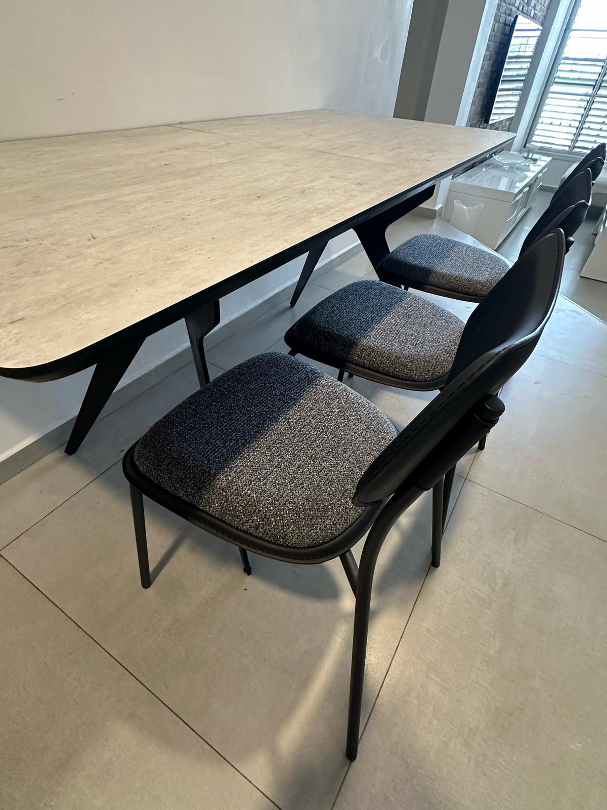 f55d4325-a6e4-4307-996f-ff42f91cbc8f