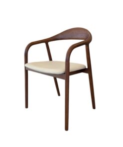 כסא אוכל "און" - אגוז דמוי עור
